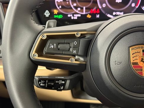 Certified 2026 Porsche Cayenne AWD/4WD image 22