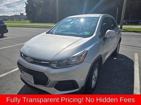 Used 2017 Chevrolet Trax LS AWD/4WD image 3