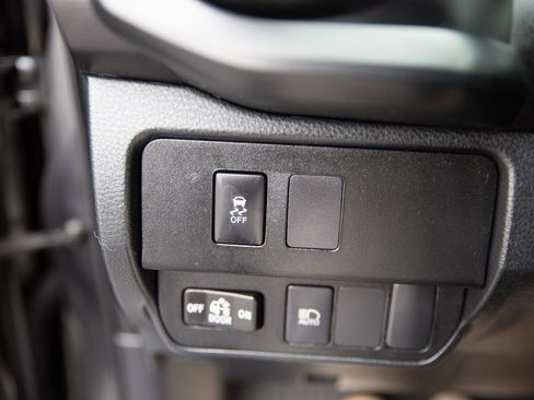 Used 2020 Toyota Tacoma SR AWD/4WD image 17
