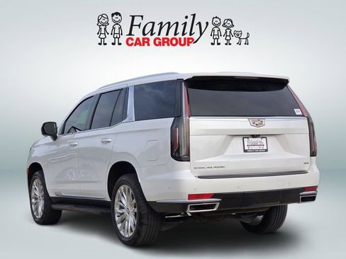 Used 2023 Cadillac Escalade Premium Luxury AWD/4WD image 3