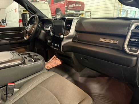Used 2024 RAM 2500 Big Horn AWD/4WD image 9