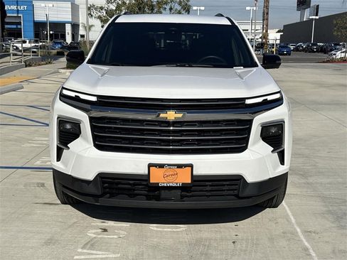 Used 2024 Chevrolet Traverse LT image 8