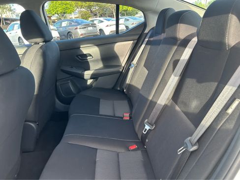 Used 2025 Nissan Sentra SV FWD image 8