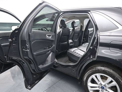 Used 2019 Ford Edge SEL w/ Equipment Group 201A AWD/4WD image 17