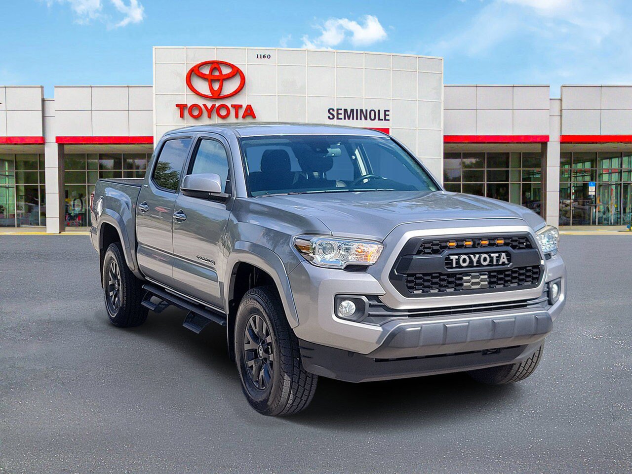 Used 2021 Toyota Tacoma SR5 RWD image 2