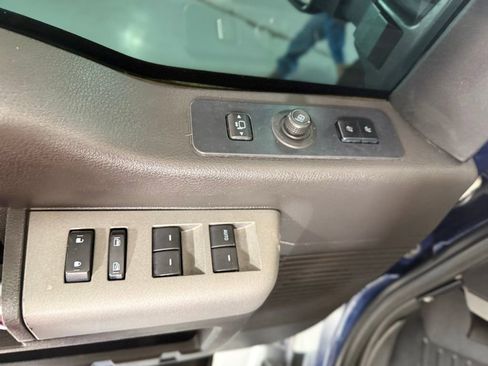 Used 2011 Ford F250 Lariat w/ Lariat Interior Pkg image 12