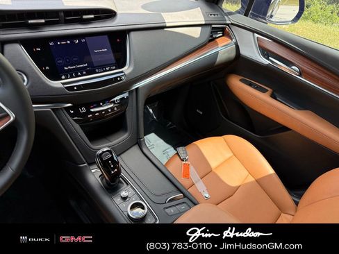 Certified 2025 Cadillac XT5 Premium Luxury image 33