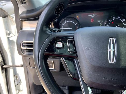 Used 2022 Lincoln Corsair AWD w/ Premium Package image 22