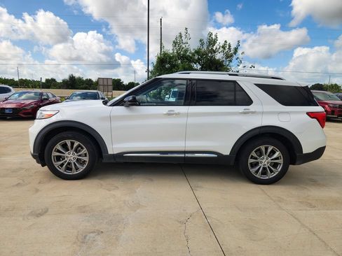 Used 2022 Ford Explorer Limited w/ Equipment Group 301A RWD image 6