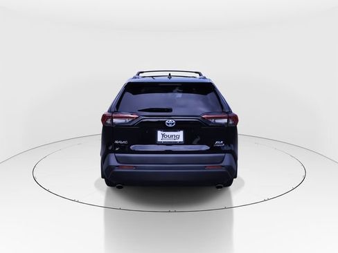 Used 2020 Toyota RAV4 XLE w/ Convenience Package AWD/4WD image 7