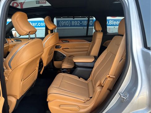 Used 2025 Jeep Grand Cherokee L Summit AWD/4WD image 38