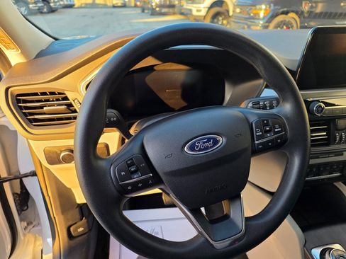 Used 2025 Ford Escape Active image 28