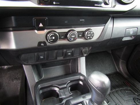 Used 2021 Toyota Tacoma SR RWD image 17