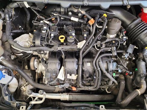 Used 2020 Ford Edge SE image 30