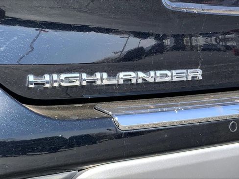 Used 2023 Toyota Highlander Platinum image 31