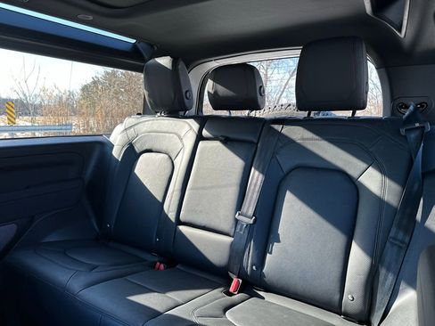 Used 2023 Land Rover Defender 90 S image 18