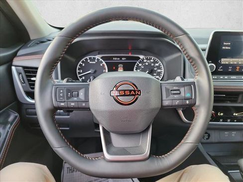 Used 2025 Nissan Rogue SV AWD/4WD image 19