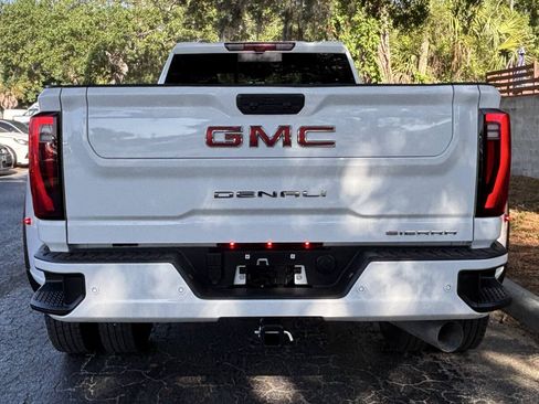 Used 2025 GMC Sierra 3500 Denali w/ Denali Reserve Package AWD/4WD image 8