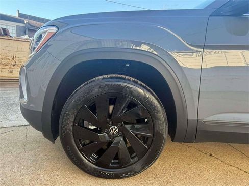 New 2026 Volkswagen Atlas SE FWD image 5