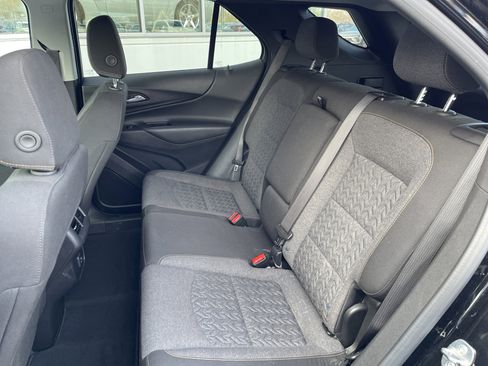 Used 2024 Chevrolet Equinox LT image 38