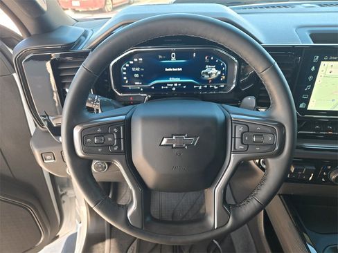 Used 2025 Chevrolet Silverado 1500 ZR2 image 14