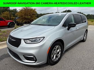 Used 2024 Chrysler Pacifica Limited FWD video 1