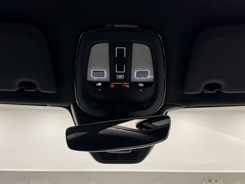 Used 2025 Volvo XC40 B5 Core image 39