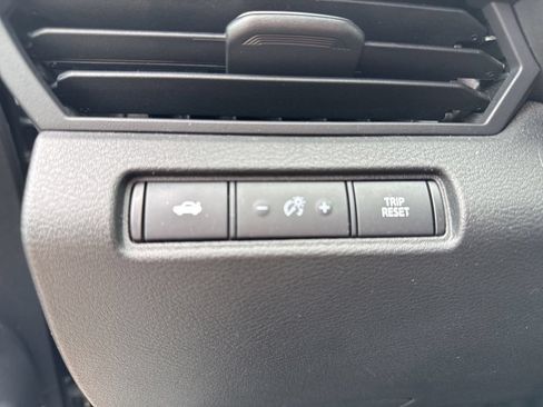 Used 2025 Nissan Altima 2.5 SV FWD image 14