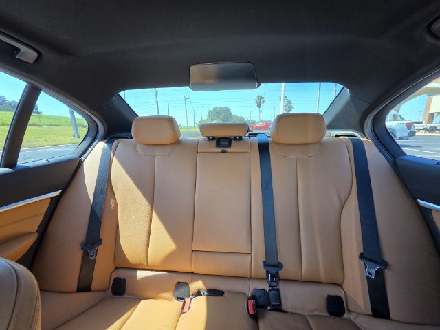 Used 2018 BMW 340i Sedan w/ Premium Package RWD image 16