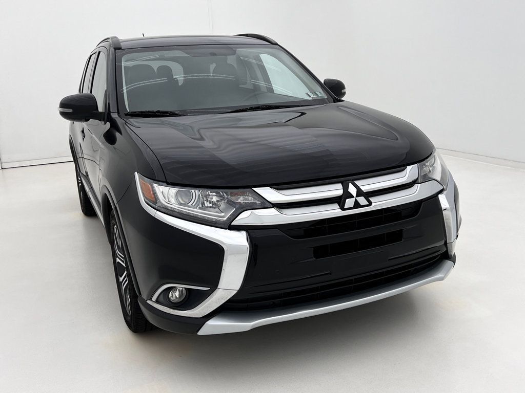 Used 2016 Mitsubishi Outlander SEL AWD/4WD image 3