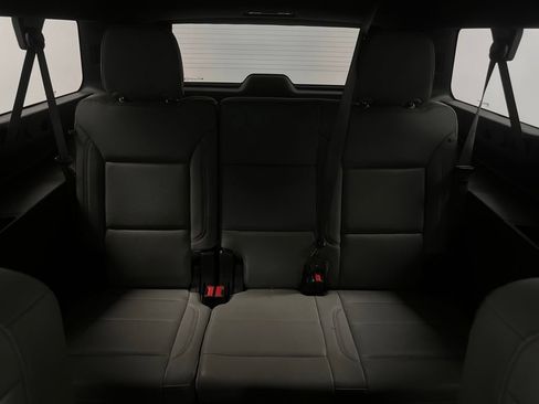 Used 2022 Chevrolet Suburban LT w/ LT Signature Plus Package RWD image 15