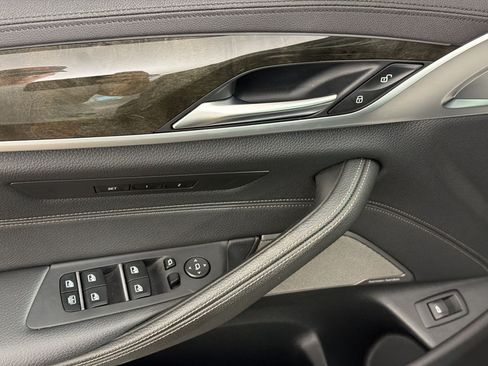 Used 2019 BMW M550i xDrive w/ Dynamic Handling Package AWD/4WD image 25
