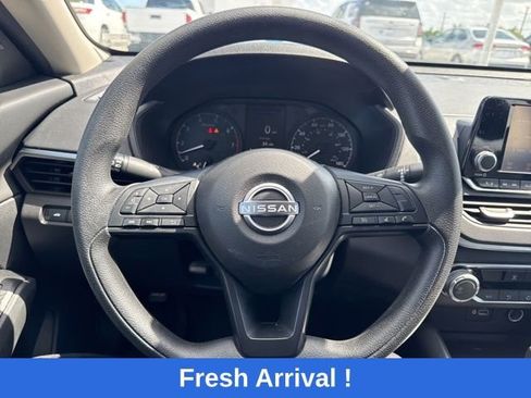 Used 2024 Nissan Altima 2.5 S FWD image 5