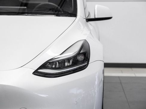 Used 2022 Tesla Model Y Long Range image 50