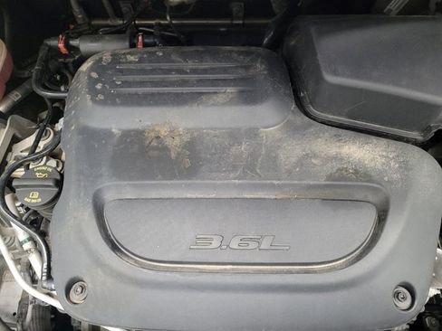 Used 2020 Chrysler Voyager L FWD image 30