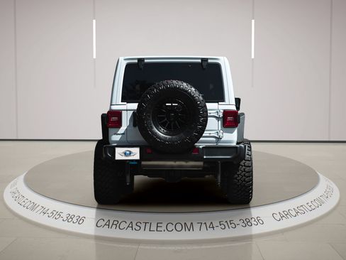 Used 2024 Jeep Wrangler Unlimited Sahara AWD/4WD image 15