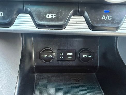 Used 2020 Hyundai Elantra SE w/ Cargo Package (C1) image 25