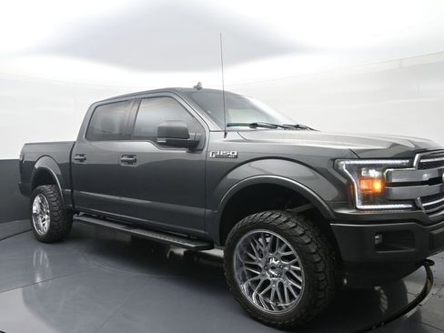 Used 2018 Ford F150 XLT w/ Equipment Group 302A Luxury AWD/4WD image 3