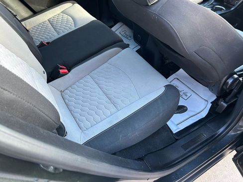 Used 2018 Chevrolet Equinox LS image 11