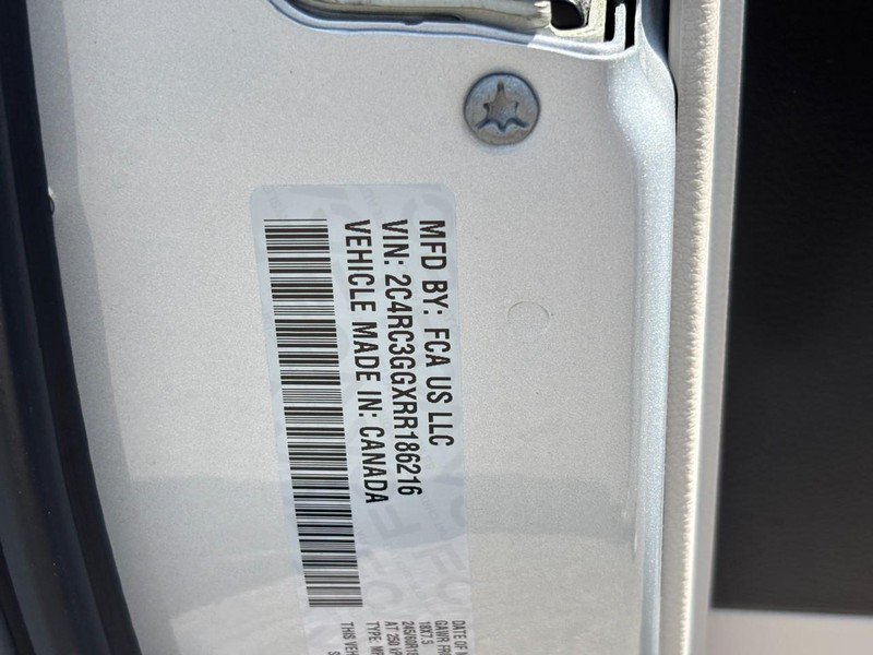 Used 2024 Chrysler Pacifica Limited w/ Trailer Tow Group AWD/4WD image 26
