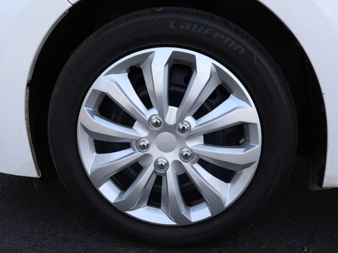 Used 2018 Toyota Corolla LE FWD image 41