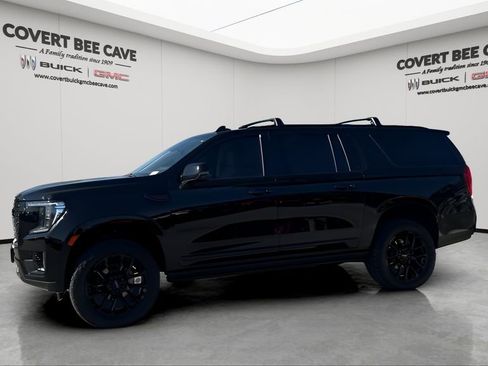 Used 2024 GMC Yukon XL Denali w/ Advanced Technology Package image 4