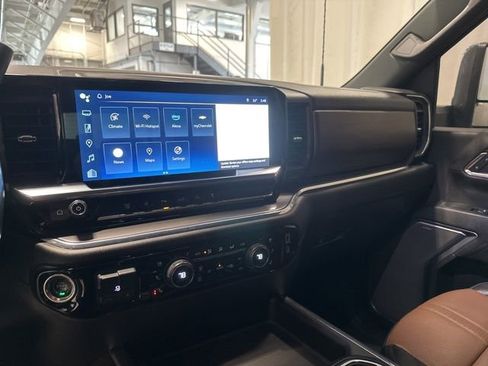 Used 2024 Chevrolet Silverado 2500 High Country image 24