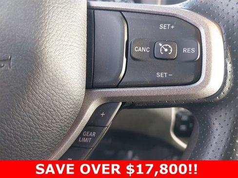 Used 2024 RAM 2500 Tradesman w/ Chrome Appearance Group image 18