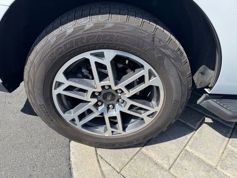 Used 2025 Ford Expedition Active AWD/4WD image 4