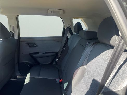 Used 2021 Nissan Rogue S image 19