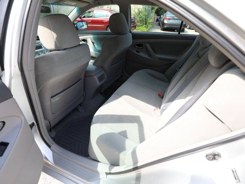 Used 2009 Toyota Camry FWD image 12