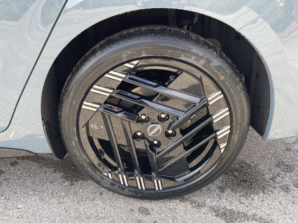 New 2027 Nissan Sentra SR w/ SR Premium Package FWD image 11