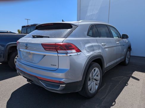 Used 2023 Volkswagen Atlas Cross Sport SE AWD/4WD image 4