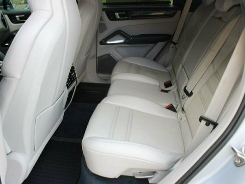 Used 2019 Porsche Cayenne Turbo AWD/4WD image 14